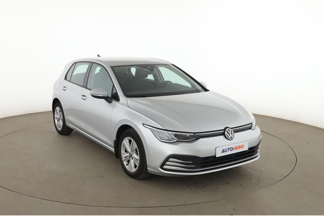 Volkswagen Golf VIII 1.0 eTSI DSG7 — photo 7