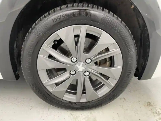 Peugeot 208 electrique 50 kwh 136ch — photo 21