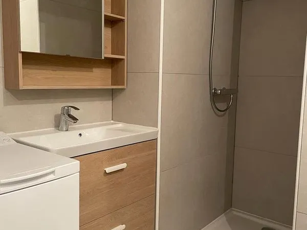 Appartement climatisé avec box fermé dans le centre de Ste-Maxime