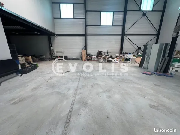 Local d'activité 150 m²