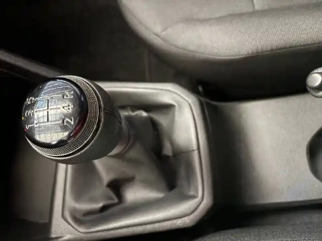 Dacia Sandero sce 65 — photo 32
