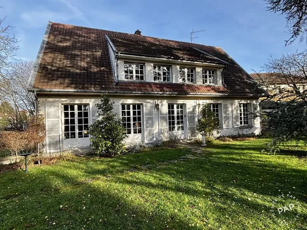 Maison 9 pièces 300 m²