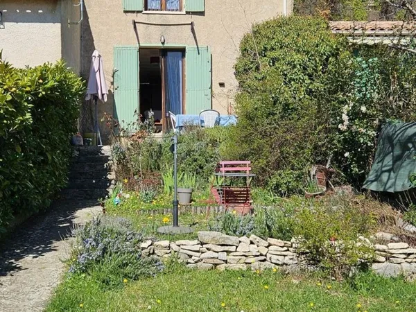 Maison lumineuse avec jardin et très belle vue