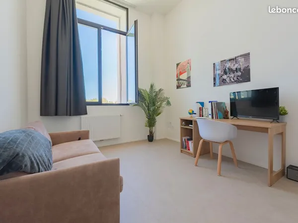 Studio 20m² meublés et équipés en résidence sécurisée proche du parc Montcalm