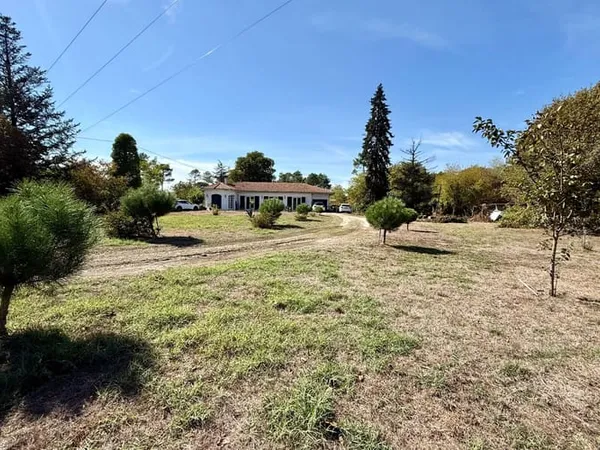 Maison 4 pièces 234 m²