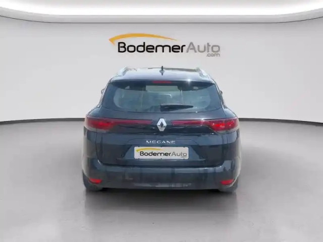Renault Megane iv estate blue dci 115 edc — photo 4