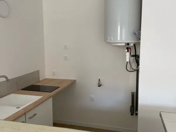 CV Cognac t2 rdc chambre séparée courette