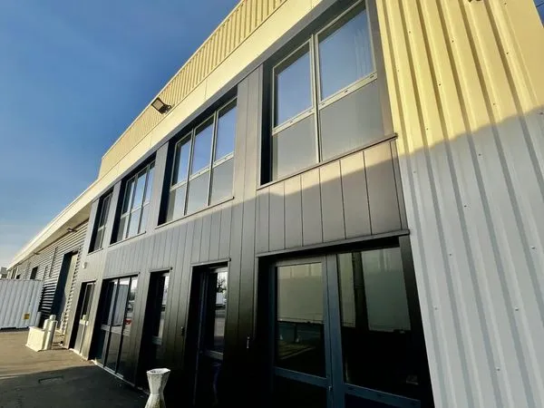 Local 508 m² Bois-de-Haye