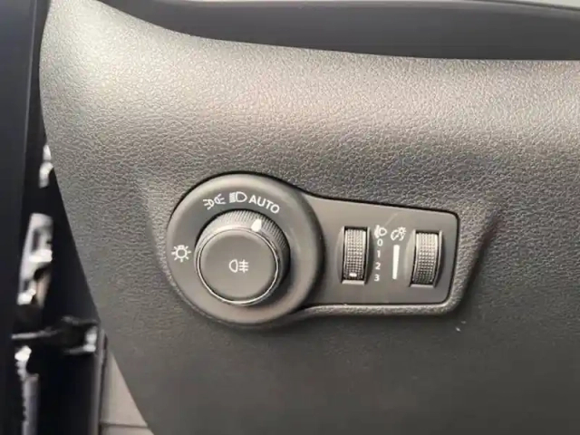 Jeep Compass 1.5 turbo t4 130 ch bvr7 e-hybrid — photo 27