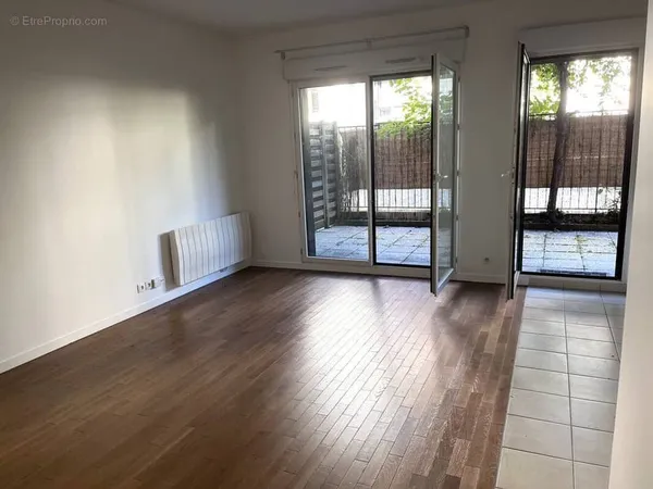 3 Pièces + 1 Terrasse + 1 Parking + 1 Cave