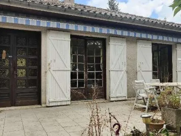 Proche Agen , grande maison familiale a rafraichir sur une parcelle de 3099m².