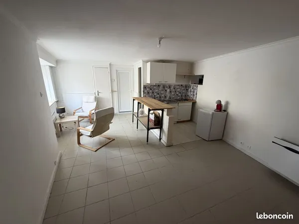 Studio 1 pièce 28 m²