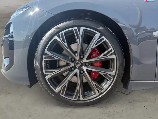 Audi A6 e-tron avant performance 367 ch 100 kwh — photo 9