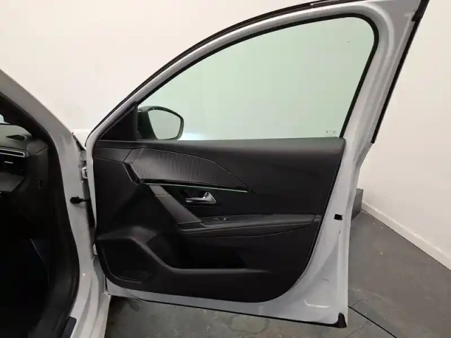 Peugeot 208 hybrid 110 e-dcs6 — photo 30