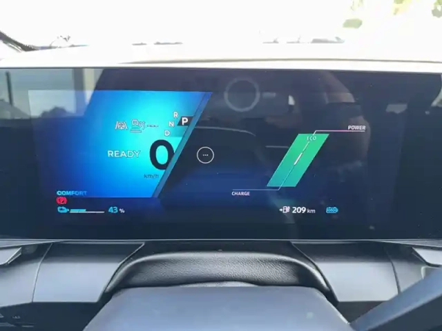 Renault Megane e-tech 220 ch autonomie confort gsr2 — photo 50