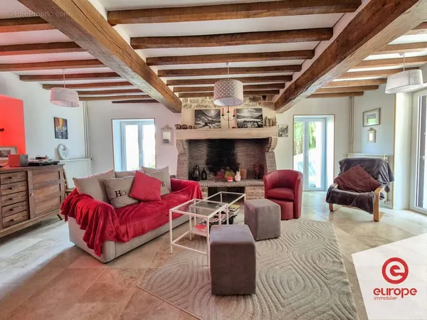Maison 6 pièces de 149m2 avec jardin à Nuars