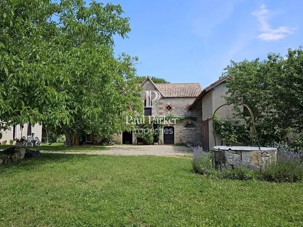 Maison 14 pièces 377 m²