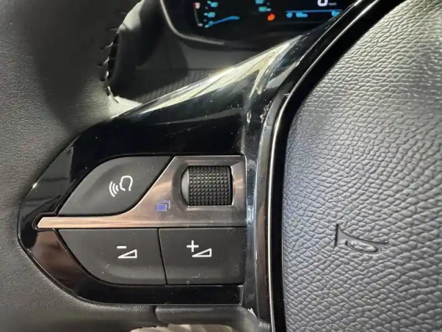 Peugeot 2008 electrique 50 kwh 136 ch — photo 98