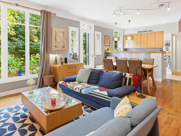 Maison familiale avec grand jardin et garage