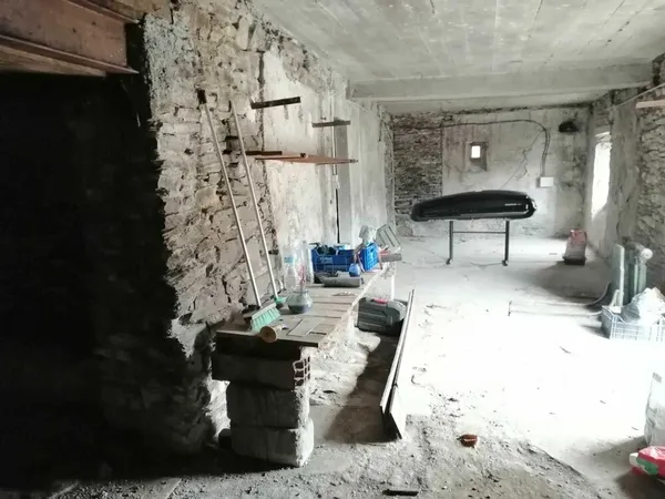 Atelier de 75m2, sans électricité