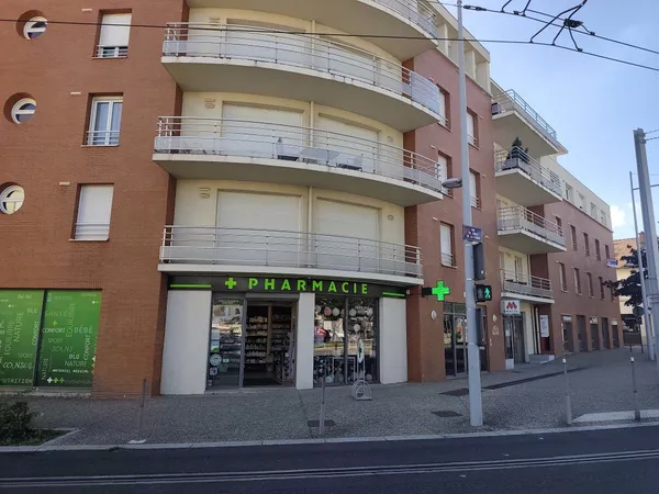 T5 de 2006 avec balcon, garage et cave -- Emplacement idéal C