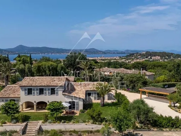 Saint-Tropez - Villa de prestige dans un écrin de verdure