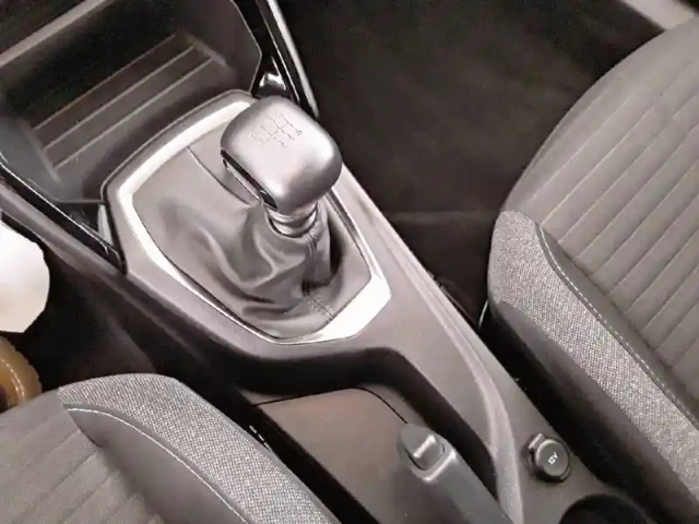 Peugeot 2008 puretech 100 s&amp;s bvm6 — photo 14