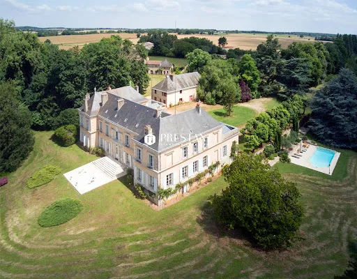 Château 20 pièces 721 m²