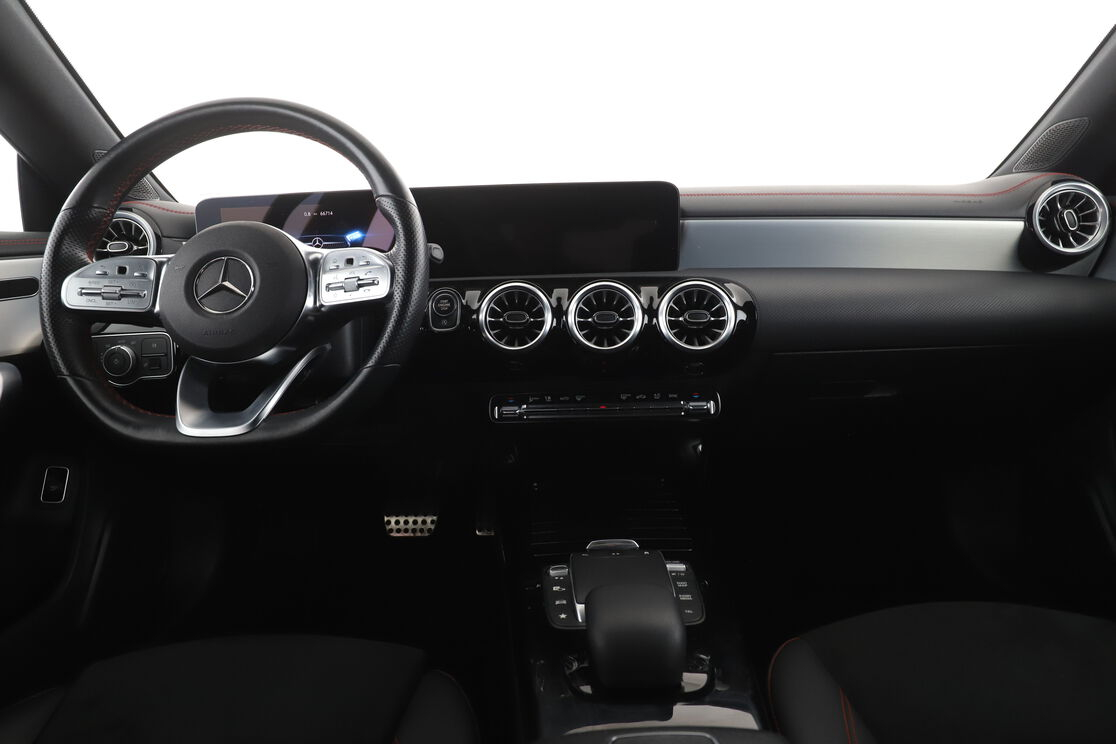 Mercedes-Benz CLA 200 d AMG Line 8G-DCT — photo 11