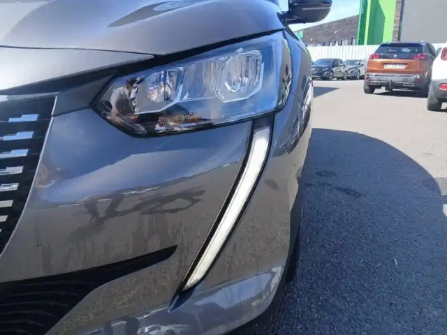 Peugeot 208 puretech 75 s&amp;s bvm5 — photo 16