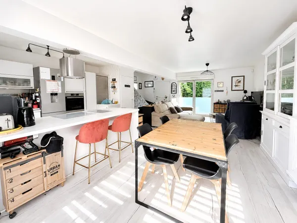 Maison contemporaine aux 2 Lions, 4 Chambres, 2 SdB, Garage. Jar