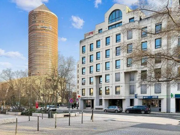 Bureau 3 pièces 285 m²