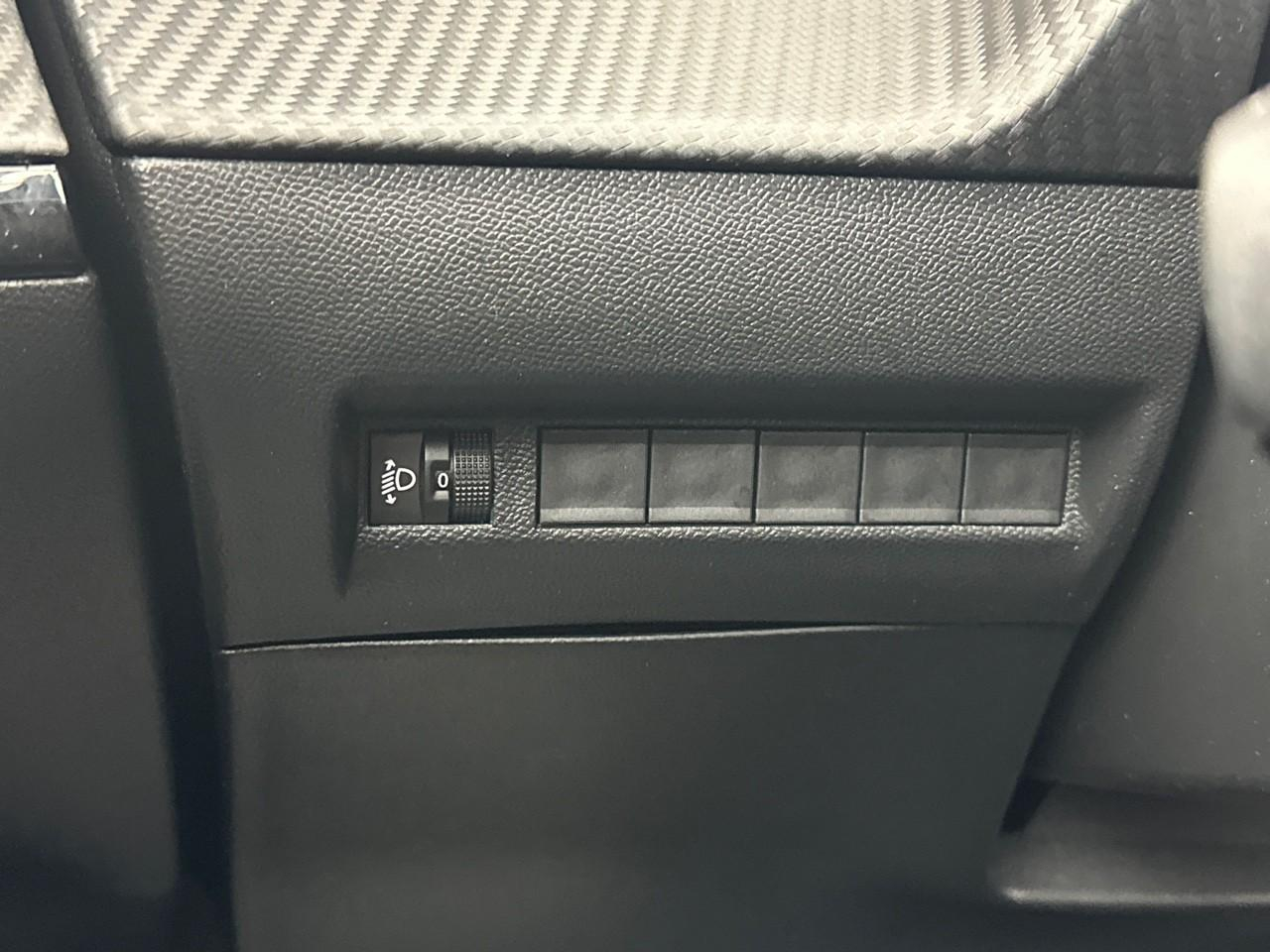Peugeot 2008 puretech 100 s&s bvm6 active — photo 16