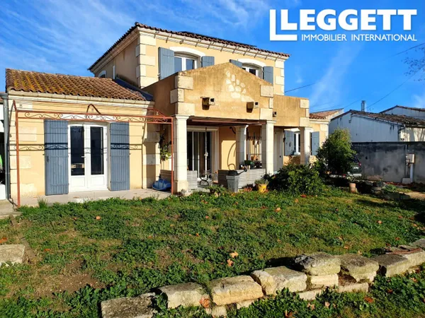 Charmante villa 3 chambres avec piscine et vastes dépendances entre Nîmes et la Camargue.