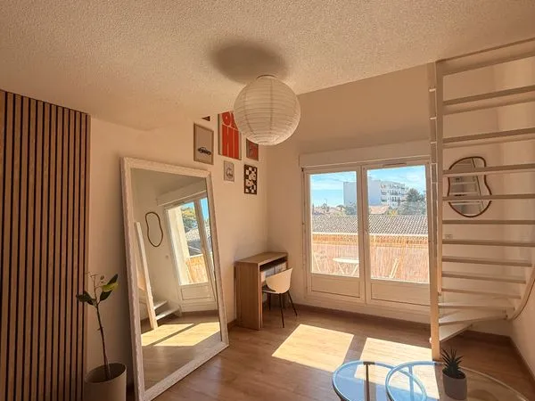 Appartement T2 meublé en duplex avec balcon et parking - Centre-ville, proche Nansouty