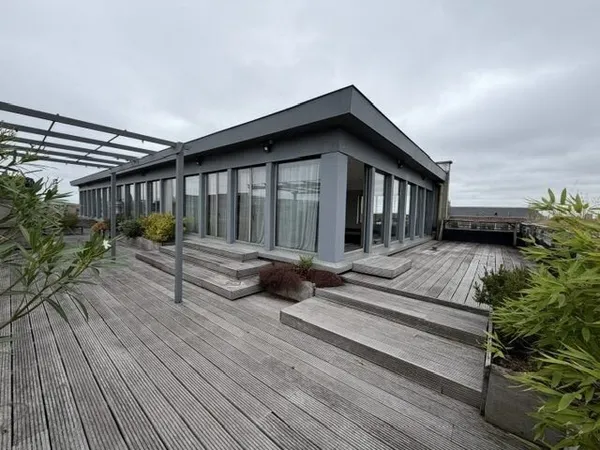 Superbe penthouse de 136m2 avec parking