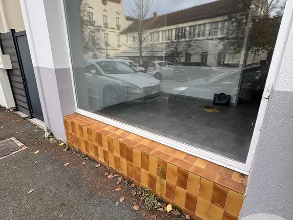Local commercial 1 pièce 39 m²