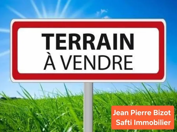 terrain à batir de 487 m², sur rue