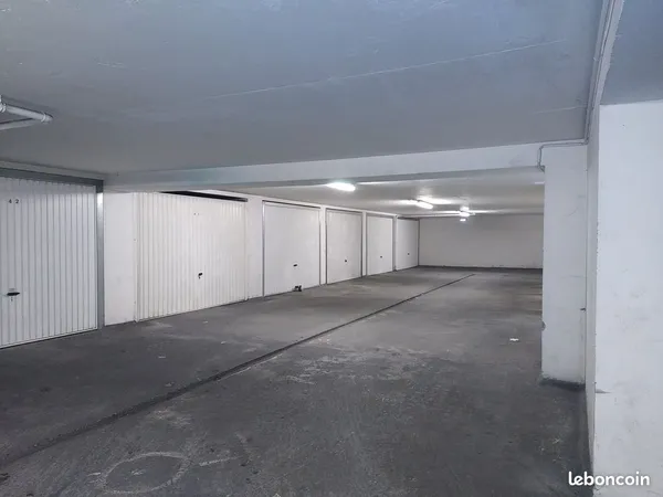 VEND GARAGE 15.35 m2 VIGNY MUSSET