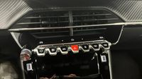 Peugeot 2008 1.2 130ch S&S Allure EAT8 — photo 26