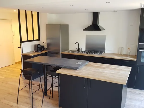T4 clé en main rénové - Balcon + 2 salles de bains - Île de Nantes République