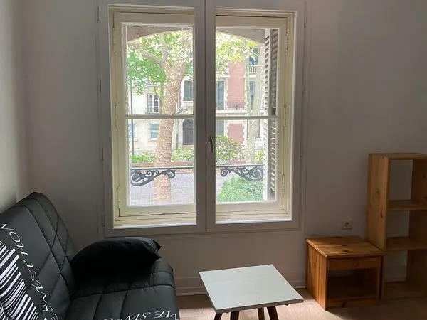 Loue studio meublé