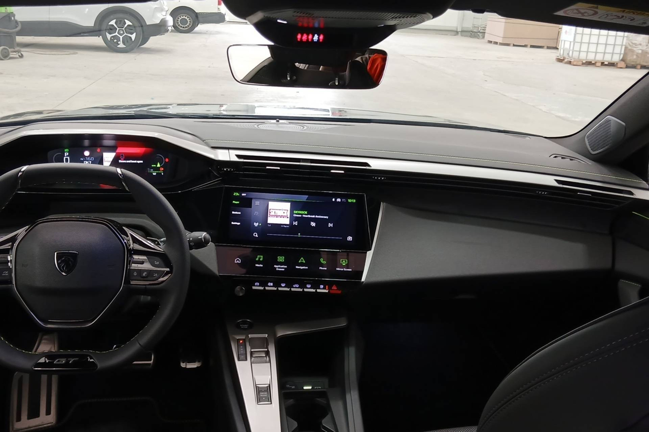 Peugeot 308 — photo 12