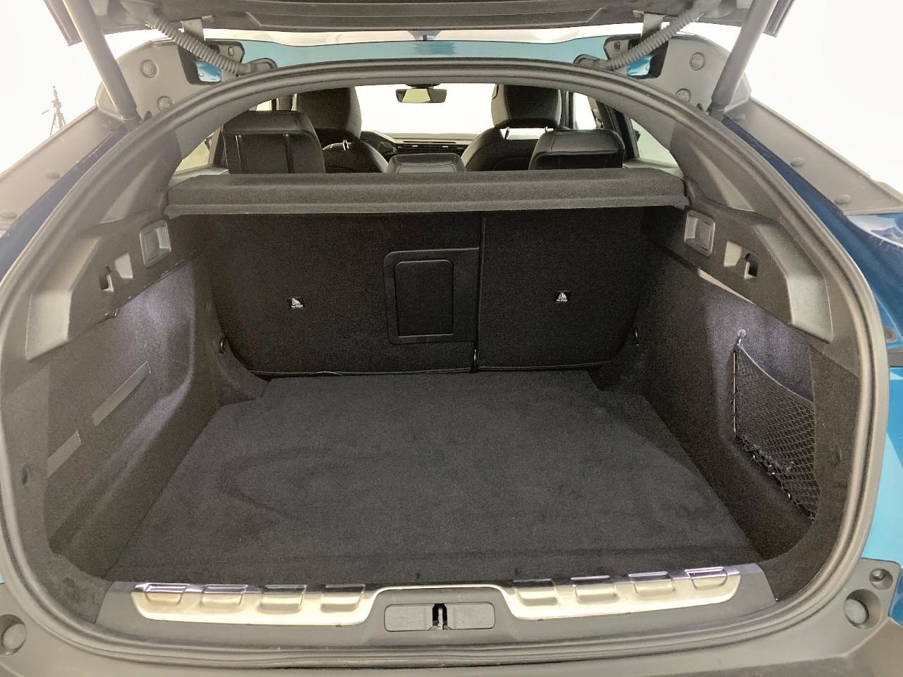Peugeot 408 hybrid 145 e-dcs6 gt — photo 6