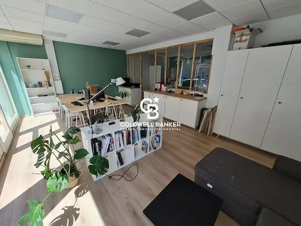 Local commercial 200 m²