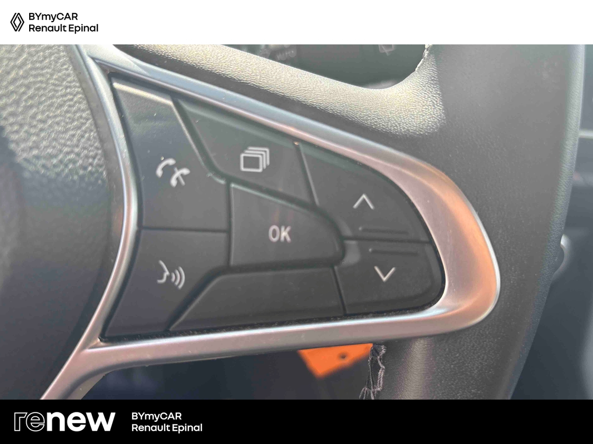 Renault Clio TCe 90 — photo 18