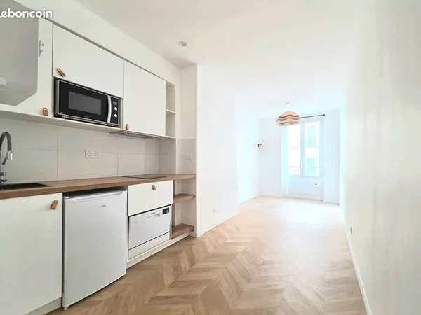 Studio 1 pièce 16 m²