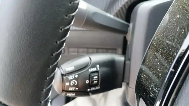 Peugeot 2008 hybrid 110 e-dcs6 — photo 17