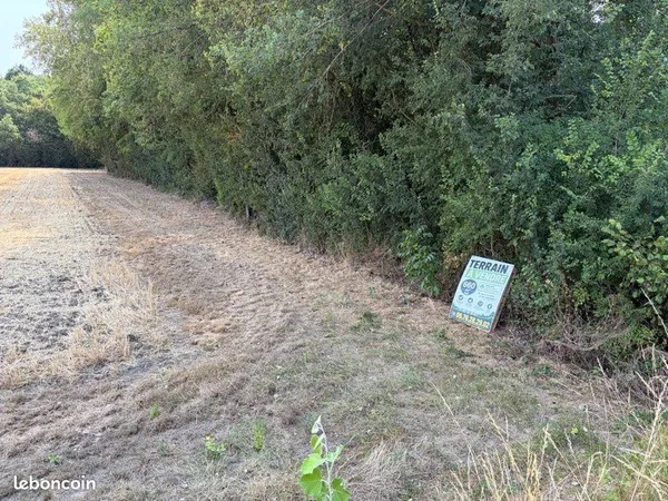 TERRAIN À VENDRE - 660 m²