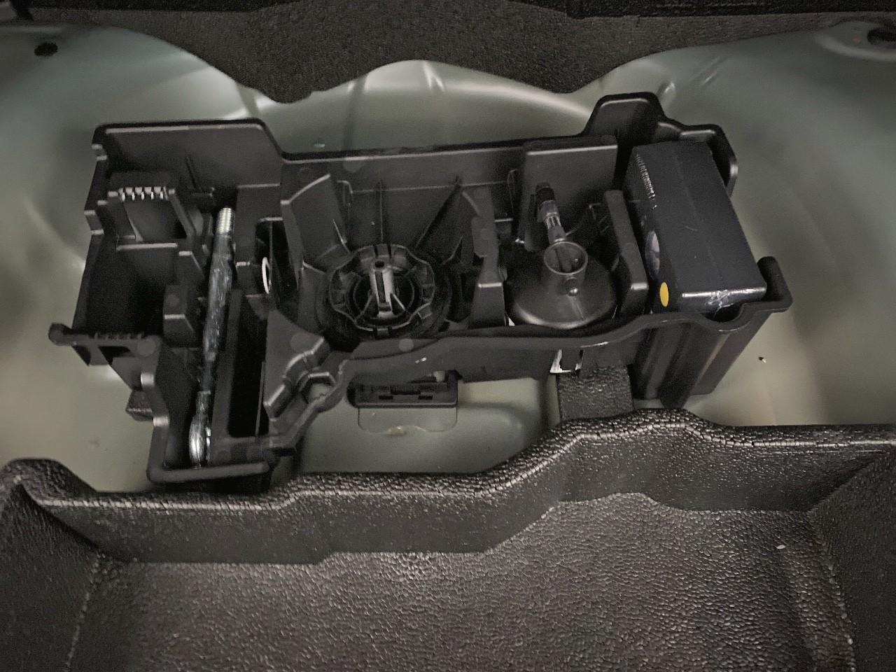 Peugeot 2008 hybrid 145 ch e-dcs6 allure — photo 16